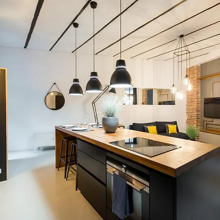 Loft In A Quiet Area Close To The Metro Station